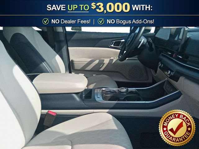 Used 2025 Kia Carnival EX FWD image 22