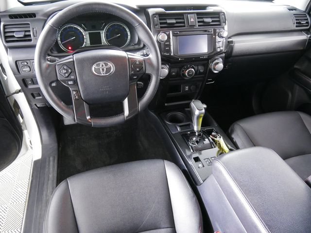 Used 2018 Toyota 4Runner TRD Off-Road Premium AWD/4WD image 4