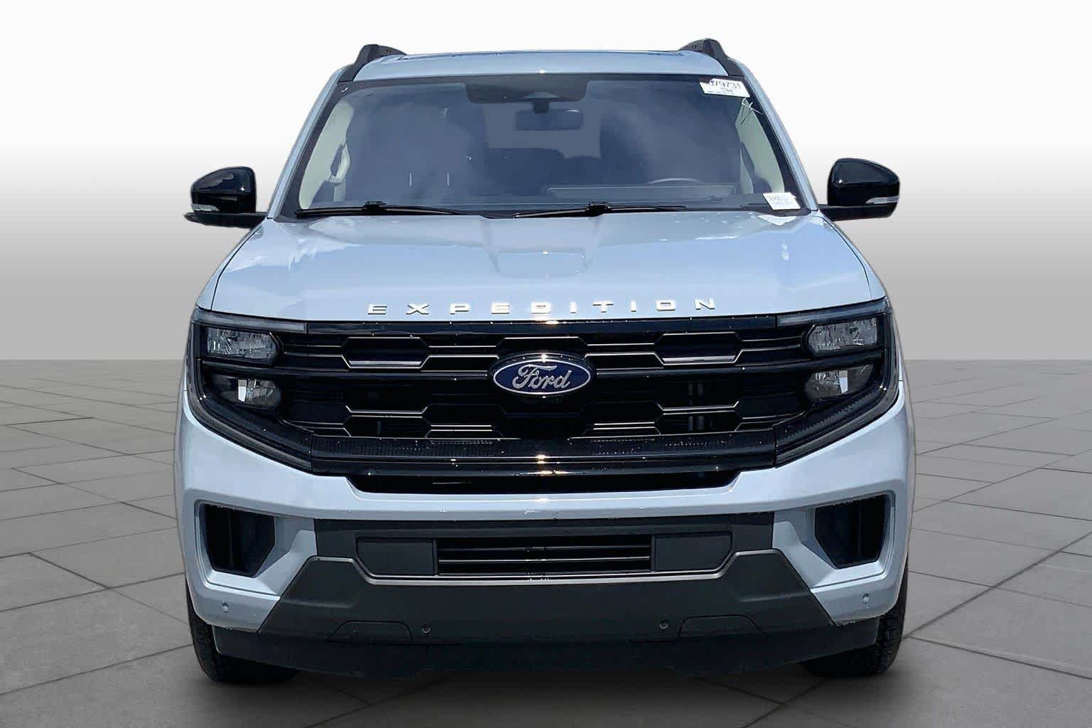 Certified 2025 Ford Expedition Active AWD/4WD image 4