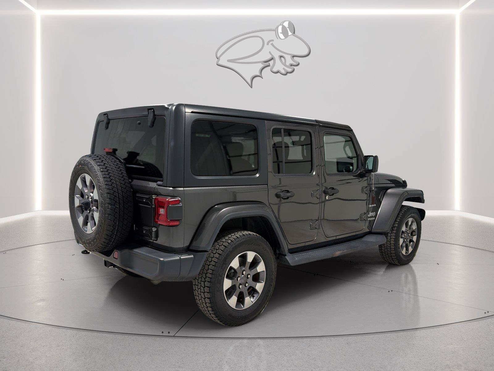 Used 2019 Jeep Wrangler Unlimited Sahara w/ Cold Weather Group AWD/4WD image 5