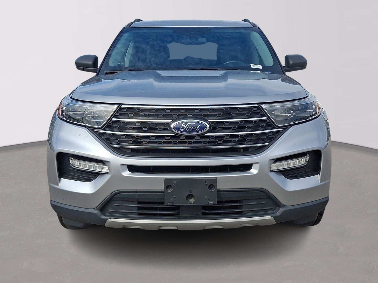 Certified 2022 Ford Explorer XLT w/ Equipment Group 202A RWD image 2