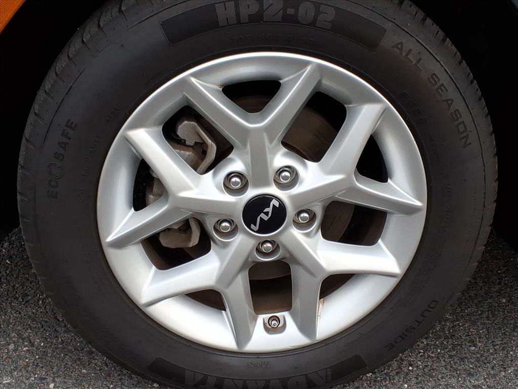 Used 2023 Kia Soul LX w/ LX Technology Package image 9