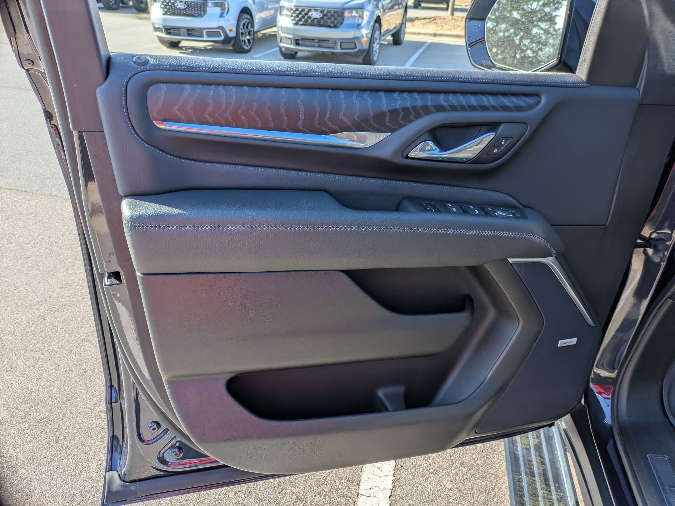 Used 2023 GMC Yukon Denali w/ LPO, Floor Liner Package AWD/4WD image 15