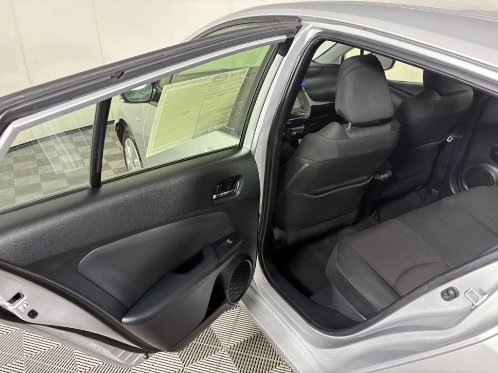 Used 2019 Toyota Prius image 26