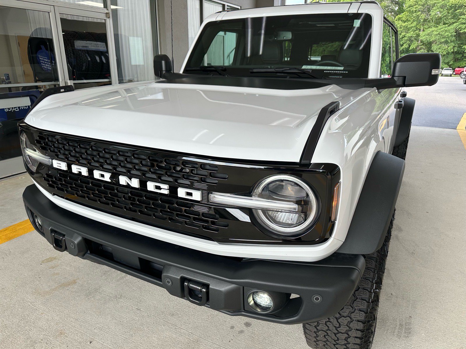 Certified 2025 Ford Bronco Badlands AWD/4WD image 2
