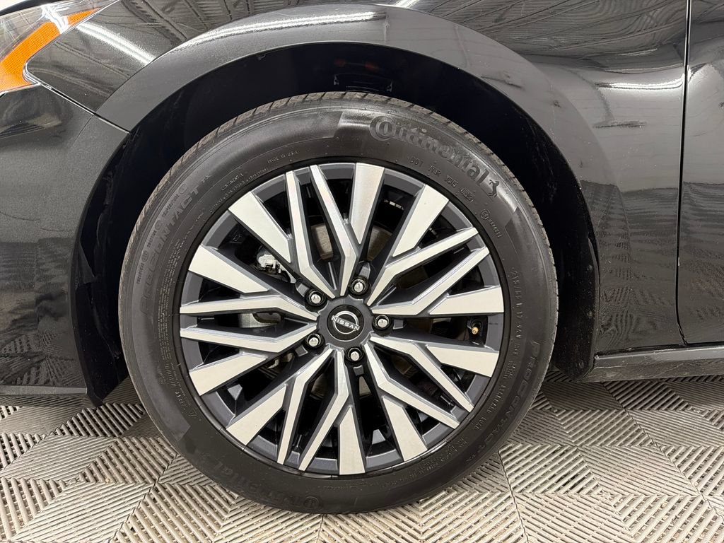 Used 2023 Nissan Altima 2.5 SV FWD image 13