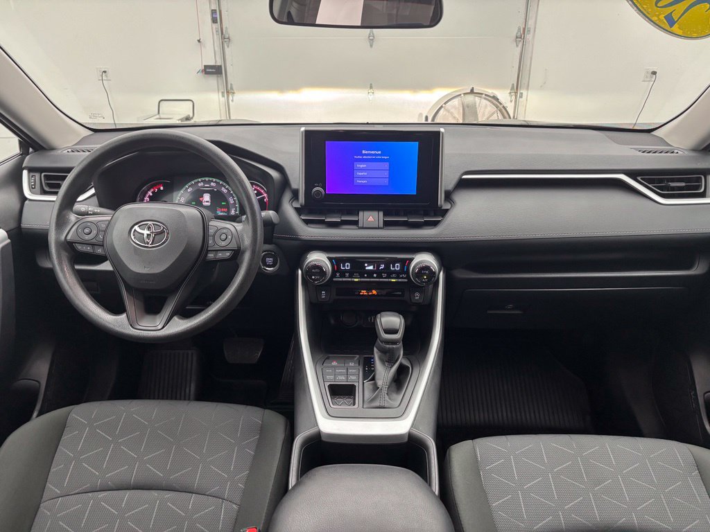Used 2025 Toyota RAV4 XLE AWD/4WD image 3
