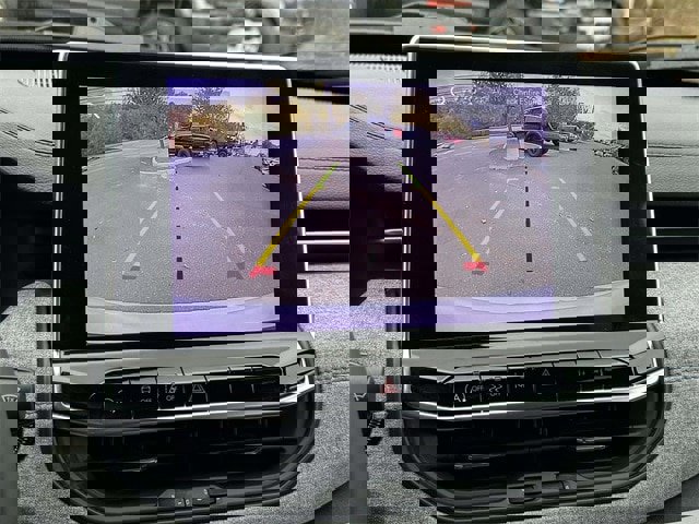 Used 2024 Jeep Compass Latitude image 10