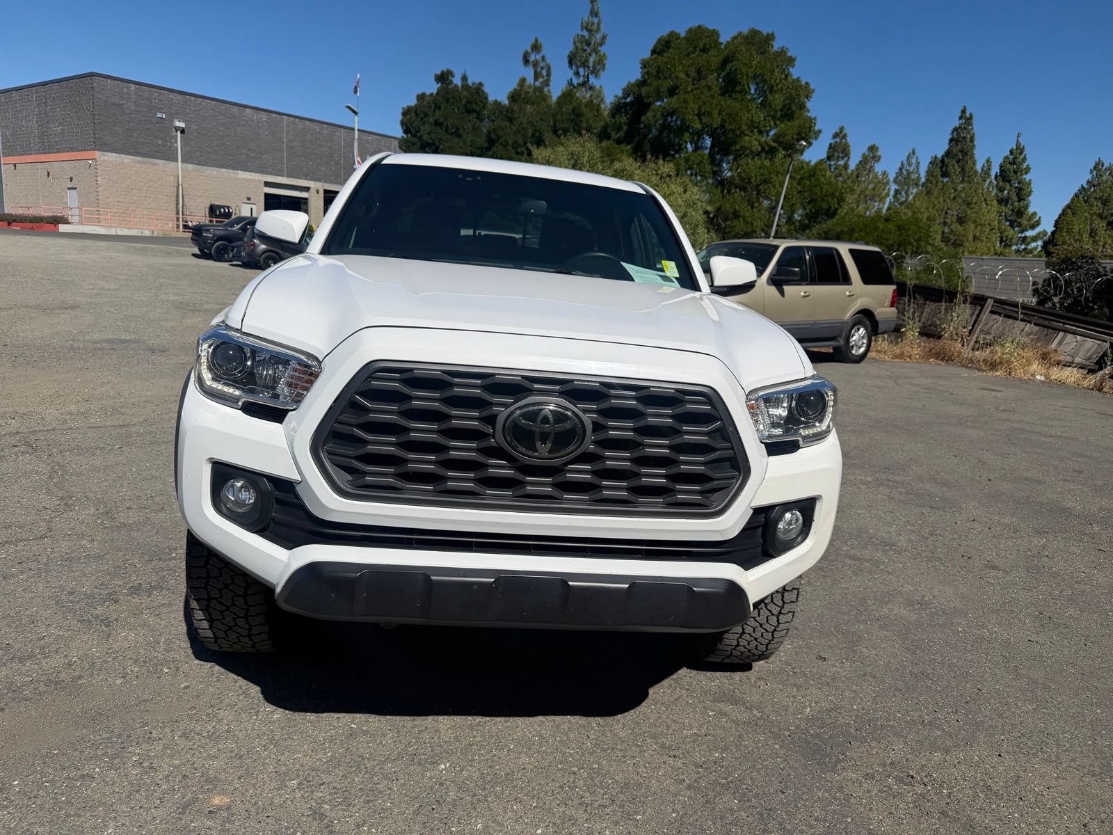 Used 2021 Toyota Tacoma TRD Off-Road w/ Technology Package AWD/4WD image 8