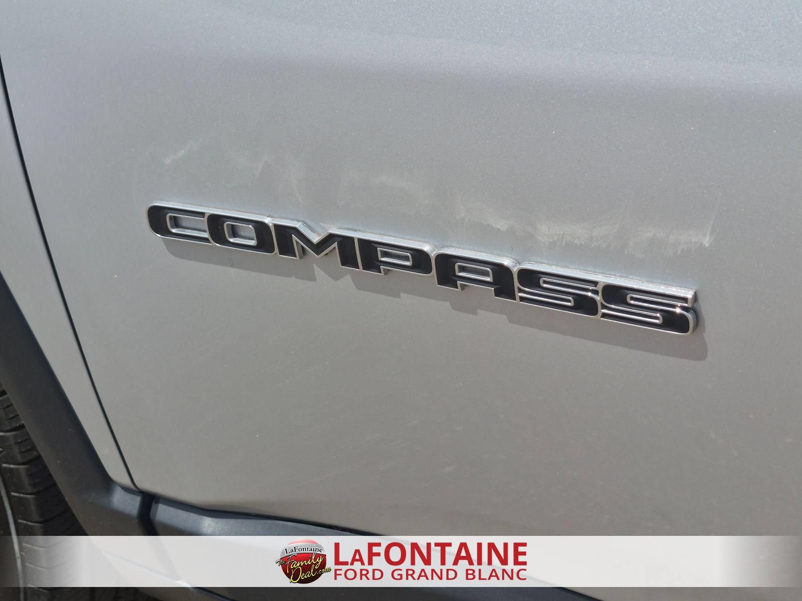 Used 2025 Jeep Compass Trailhawk AWD/4WD image 10