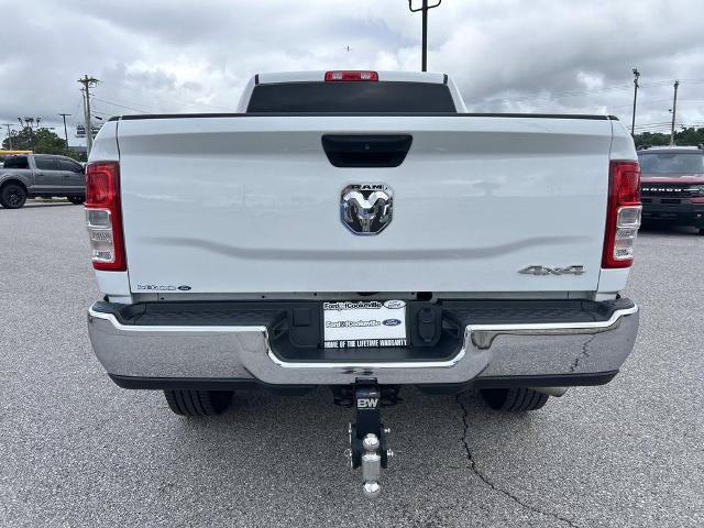 Used 2022 RAM 2500 Tradesman w/ Chrome Appearance Group AWD/4WD image 5