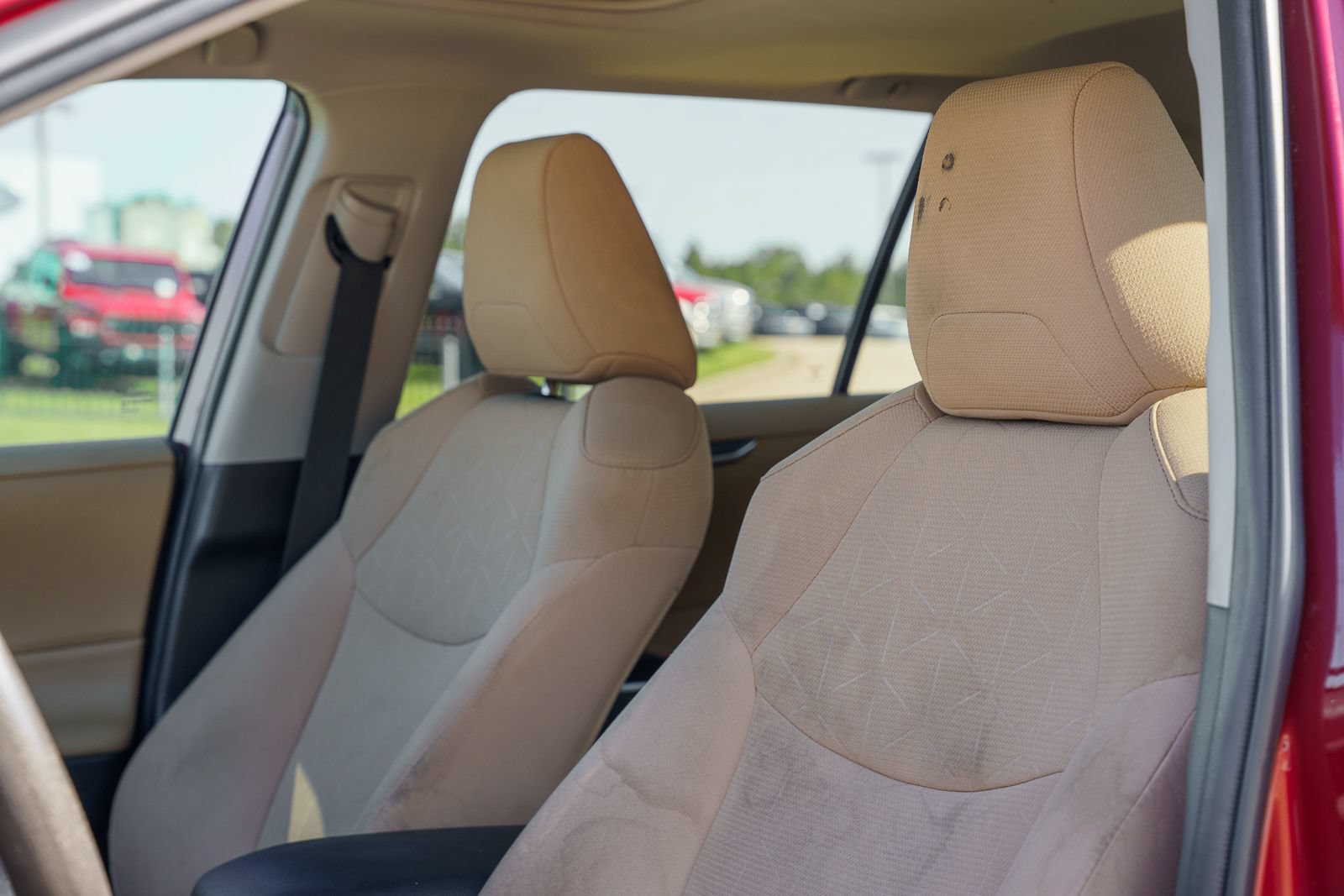 Used 2019 Toyota RAV4 XLE w/ Convenience Package FWD image 23