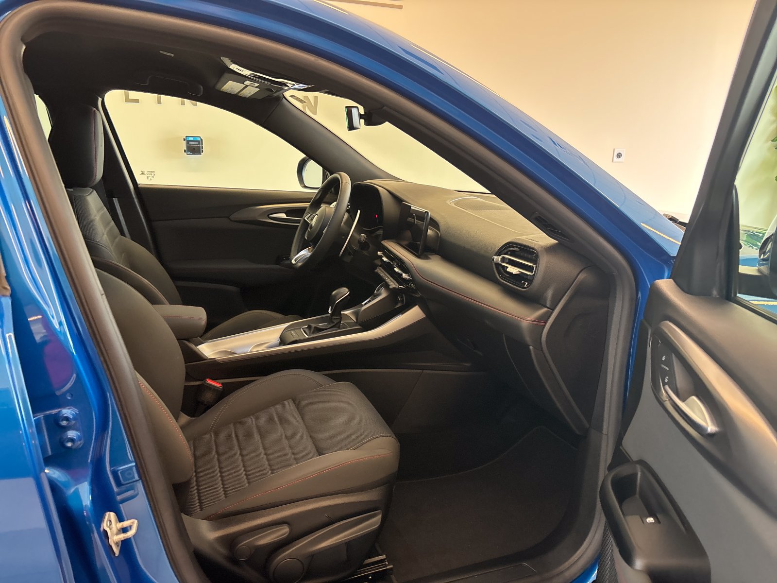 Used 2024 Dodge Hornet R/T w/ R/T Blacktop Package AWD/4WD image 6