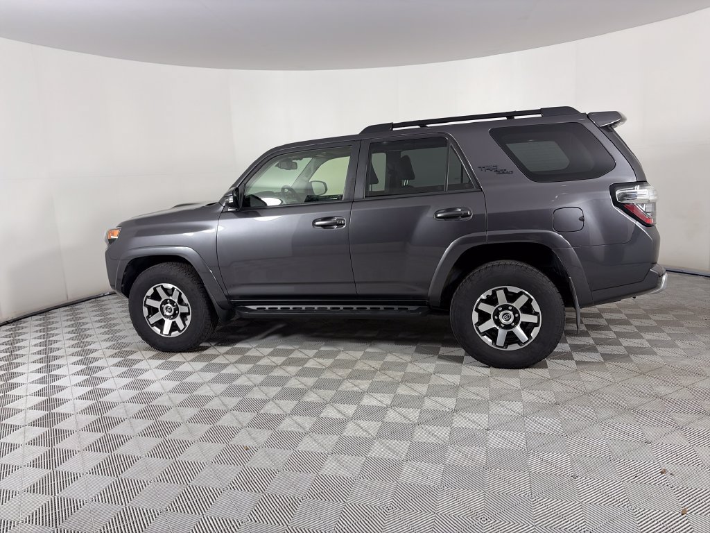 Used 2020 Toyota 4Runner TRD Off-Road Premium w/ Moonroof Package AWD/4WD image 4