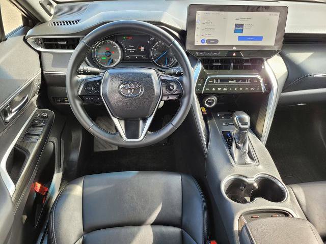 Used 2024 Toyota Venza XLE image 12