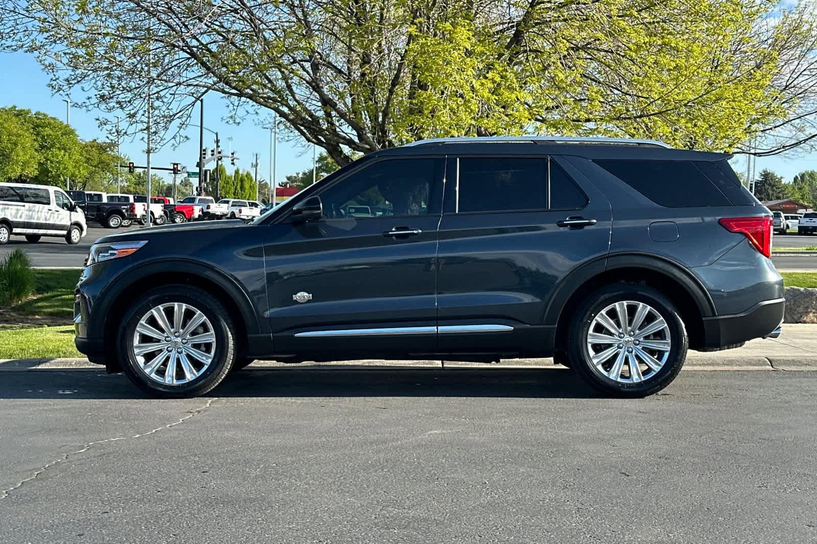 Certified 2022 Ford Explorer King Ranch w/ Class IV Trailer Tow Package AWD/4WD image 5