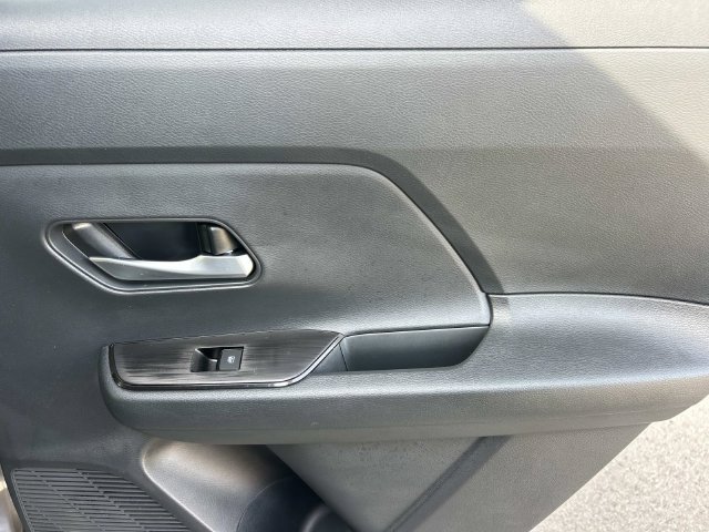 Used 2026 Nissan Kicks SV w/ Cold Weather Package FWD image 21