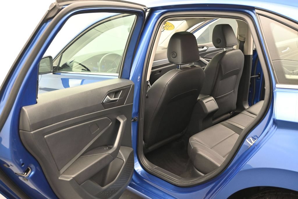 Used 2024 Volkswagen Jetta SE FWD image 13