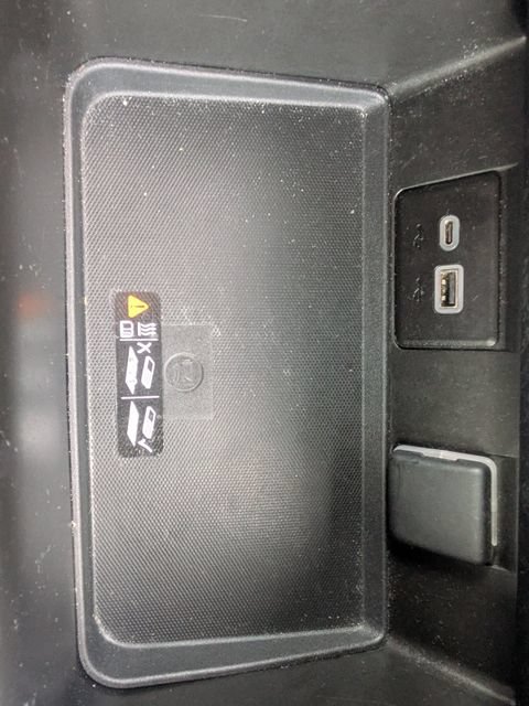 Used 2024 Chevrolet Suburban LT RWD image 23