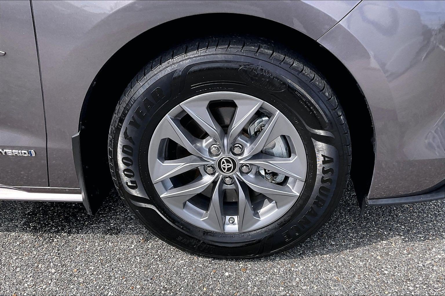 Used 2021 Toyota Sienna XLE FWD image 9