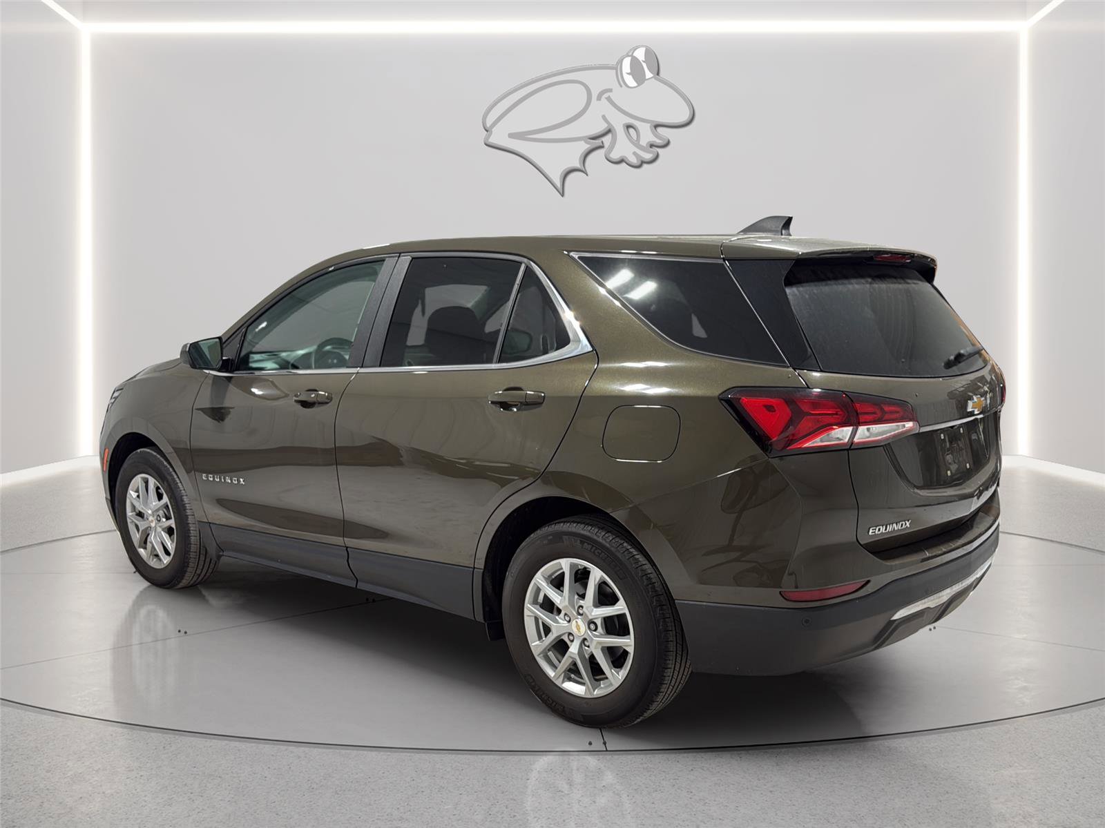 Used 2024 Chevrolet Equinox LT FWD image 3