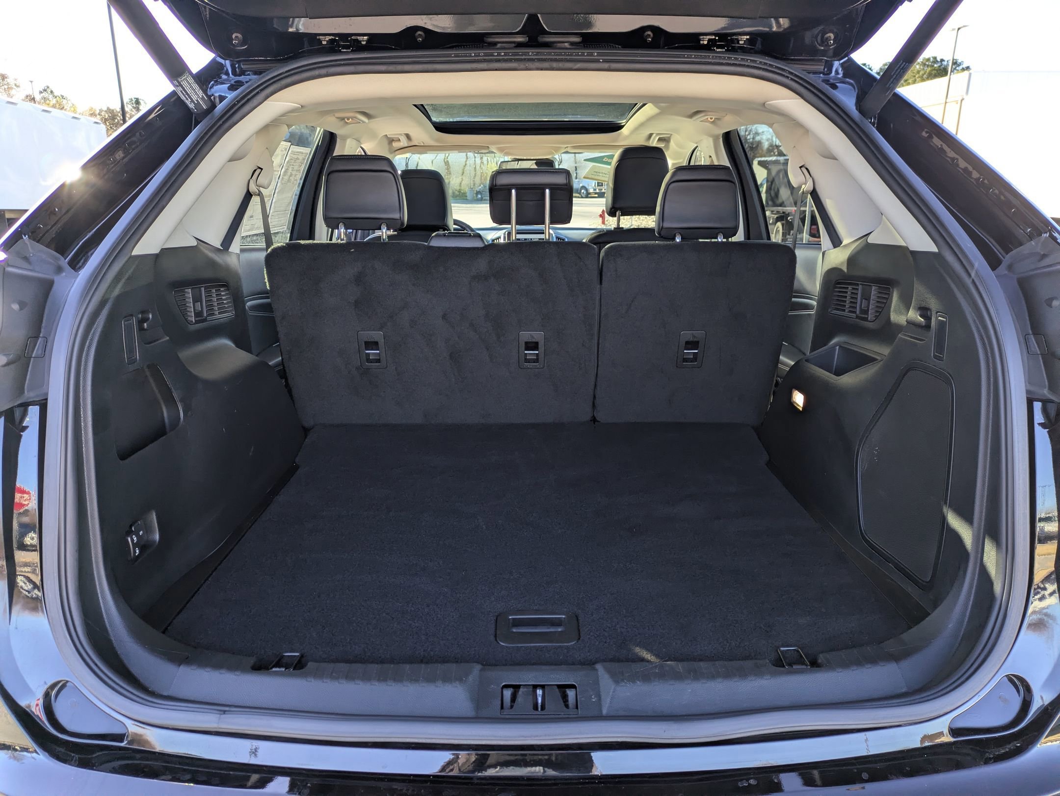 Certified 2022 Ford Edge Titanium w/ Class II Trailer Tow Package image 36