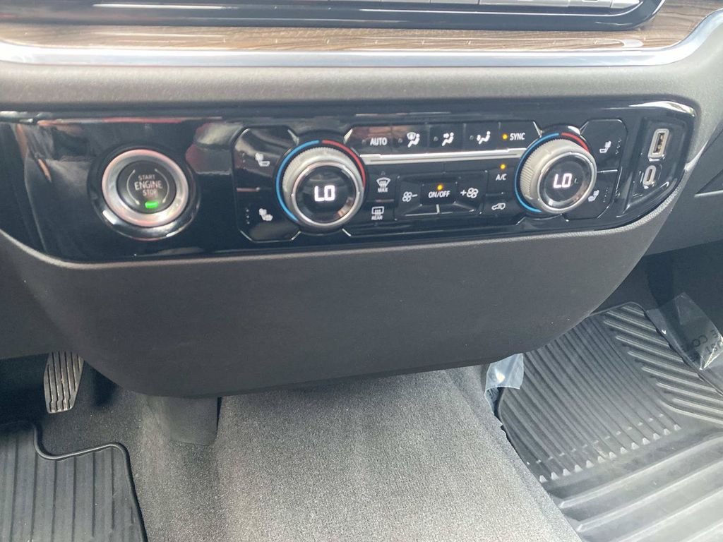 Used 2023 Chevrolet Silverado 1500 LT AWD/4WD image 25