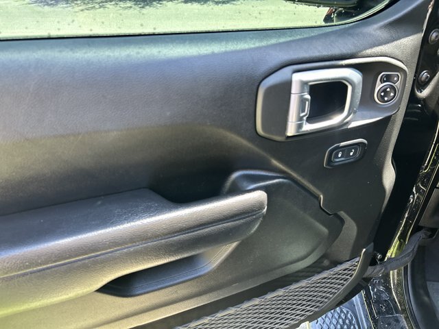 Used 2023 Jeep Gladiator Sport AWD/4WD image 21