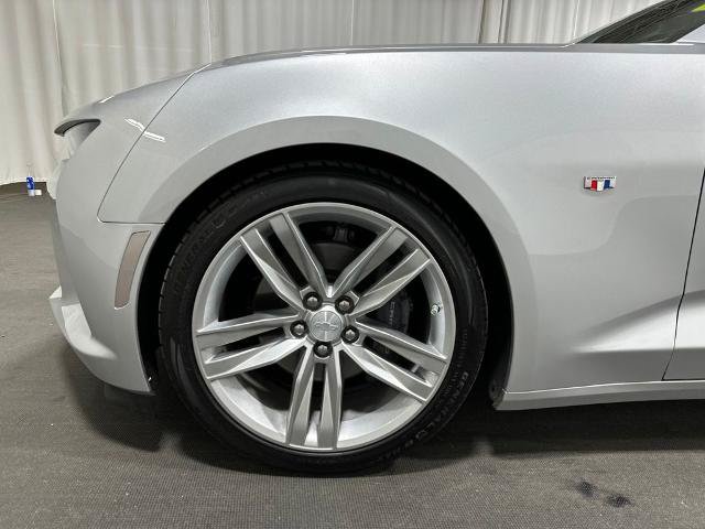 Used 2018 Chevrolet Camaro SS RWD image 9