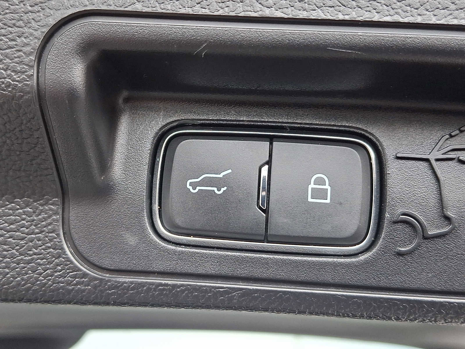 Certified 2023 Ford Explorer ST-Line w/ Class IV Trailer Tow Package image 31