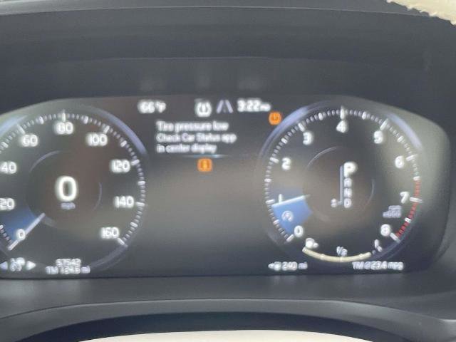 Used 2021 Volvo S60 T5 Momentum w/ Advanced Package image 23