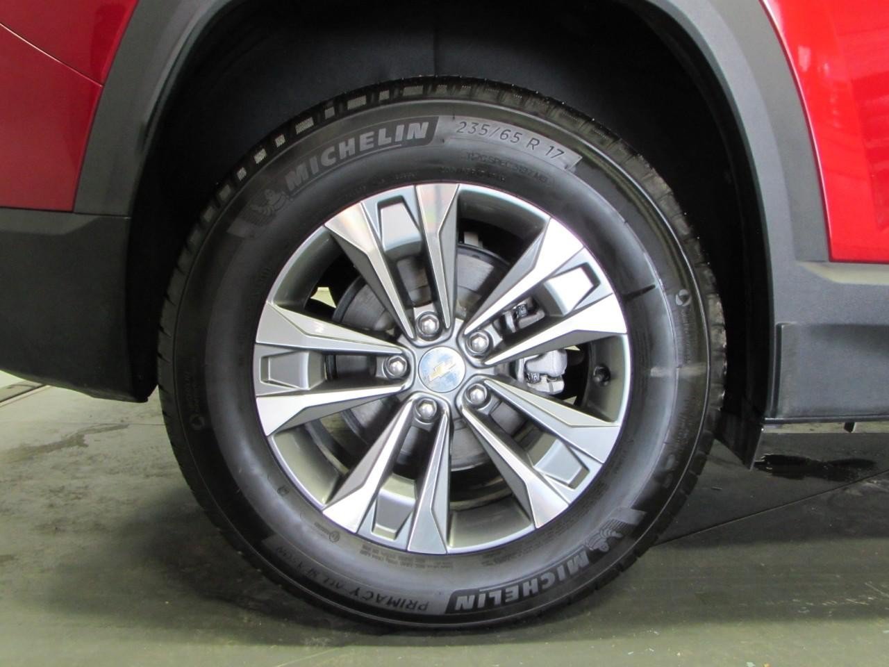 Used 2025 Chevrolet Equinox LT w/ Convenience Package II AWD/4WD image 9