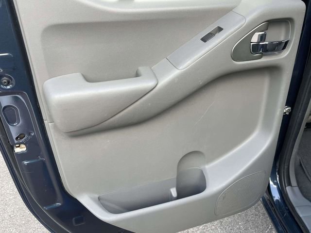 Used 2019 Nissan Frontier SV image 12