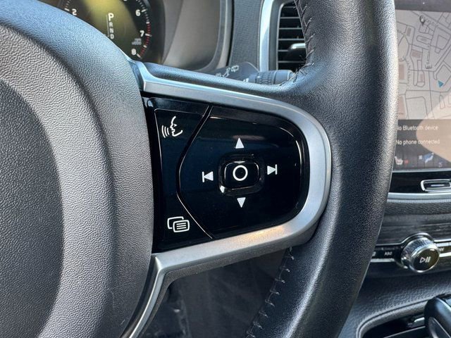 Used 2020 Volvo XC90 T6 Momentum w/ Protection Package Premier image 23