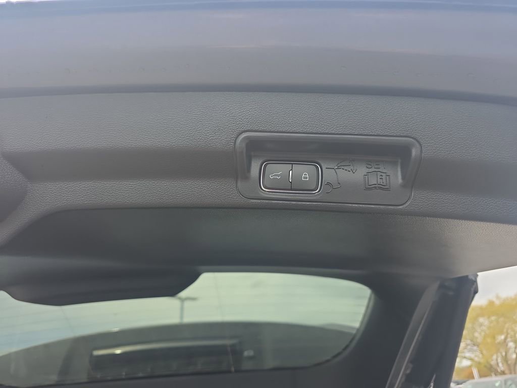 Certified 2025 Ford Explorer ST-Line w/ Premium Package image 14