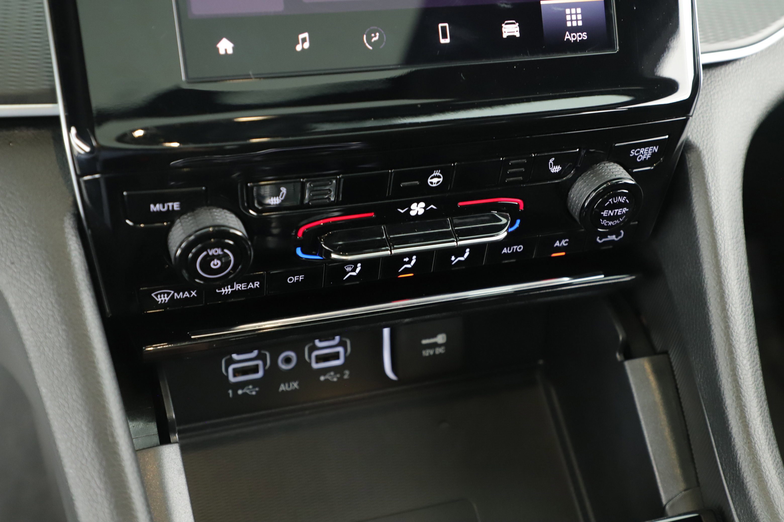 Used 2025 Jeep Grand Cherokee L Laredo w/ Luxury Tech Group I image 14