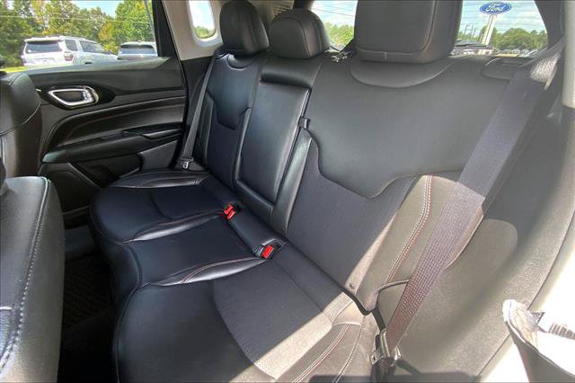 Used 2022 Jeep Compass Trailhawk w/ Trailhawk Convenience Group AWD/4WD image 27