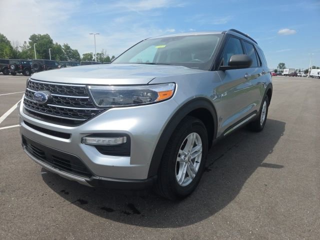 Certified 2023 Ford Explorer XLT w/ Equipment Group 202A AWD/4WD image 2