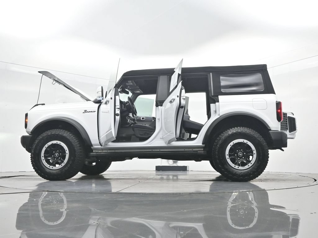 Certified 2024 Ford Bronco Outer Banks w/ Sasquatch Package AWD/4WD image 46