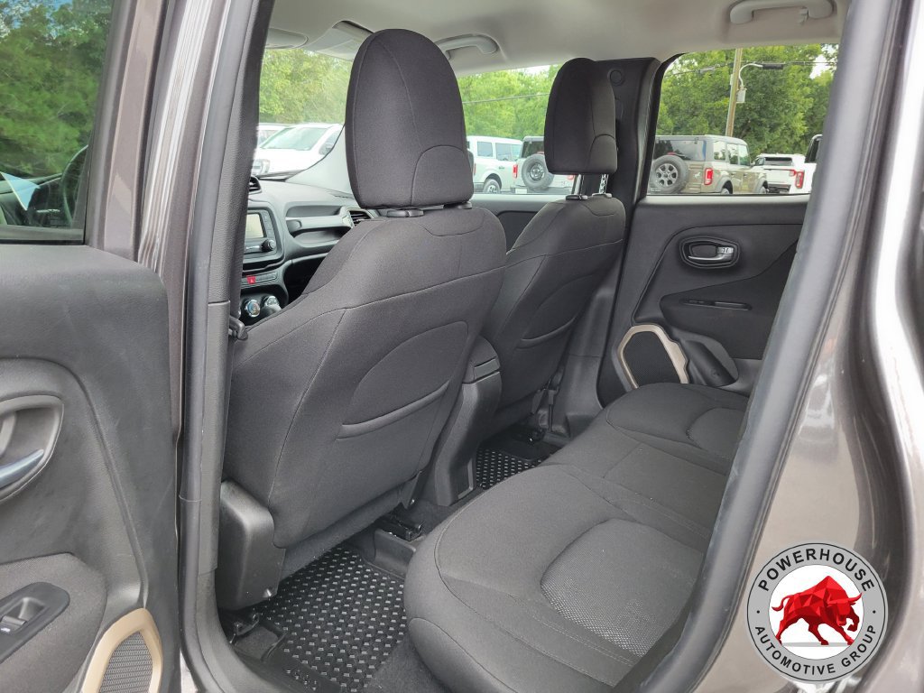 Used 2017 Jeep Renegade Latitude w/ Cold Weather Group AWD/4WD image 16