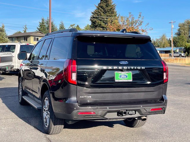 Certified 2025 Ford Expedition Active AWD/4WD image 3