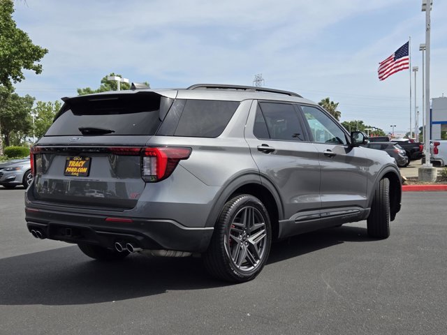 Certified 2025 Ford Explorer ST AWD/4WD image 4