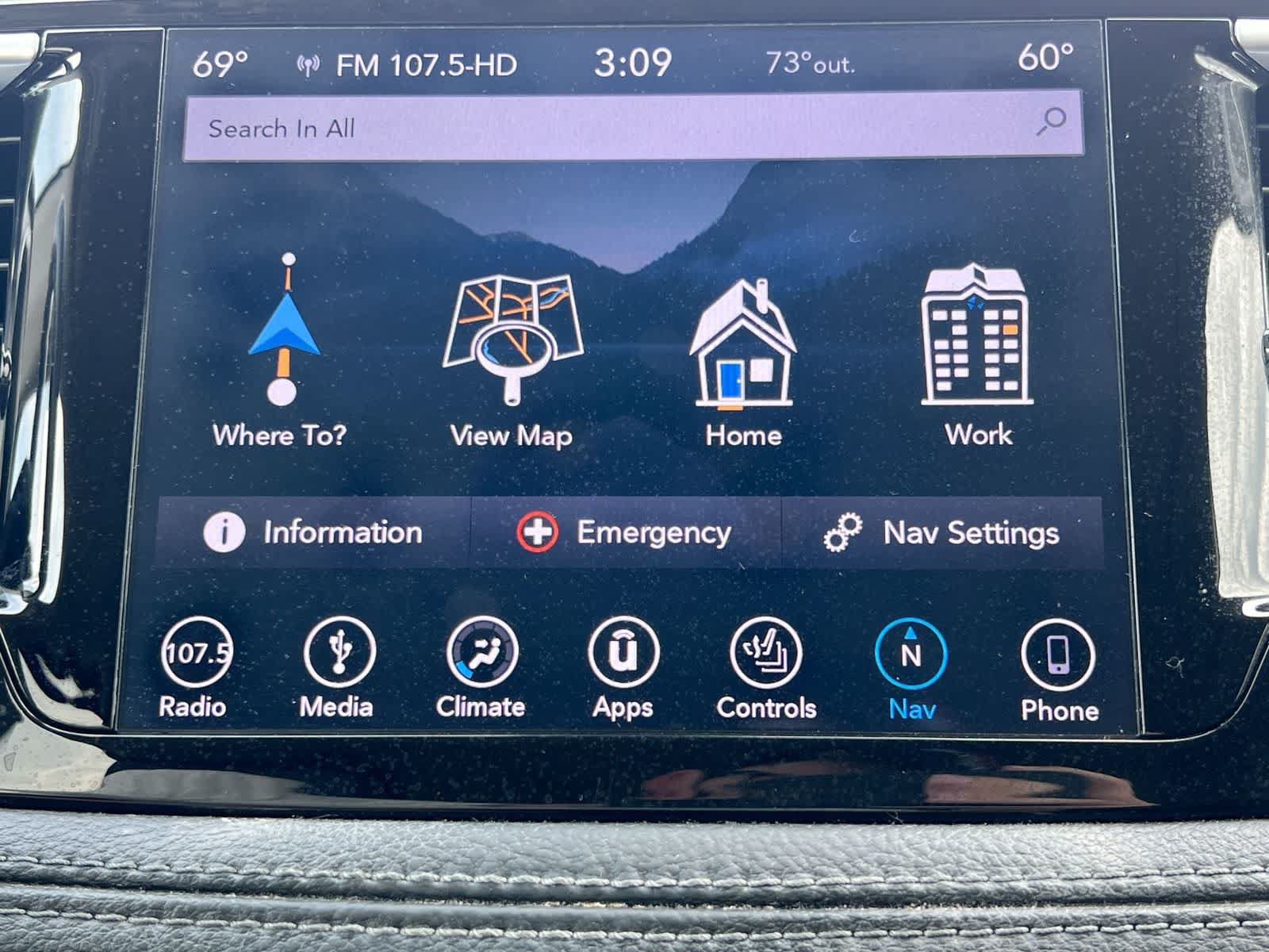 Used 2019 Chrysler Pacifica Limited w/ Tire & Wheel Group FWD image 28