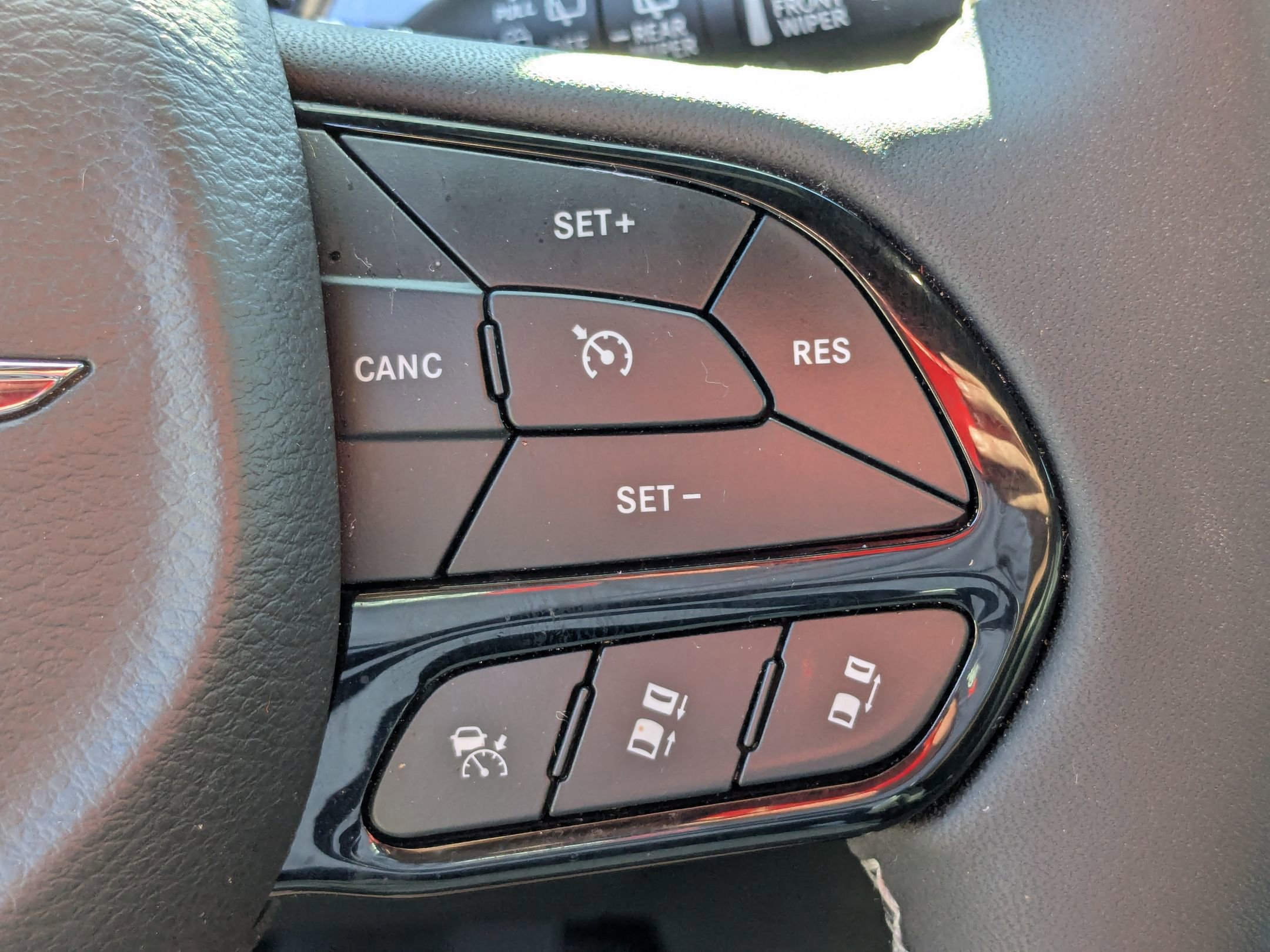 Used 2024 Chrysler Pacifica Touring-L w/ S Appearance Package image 19