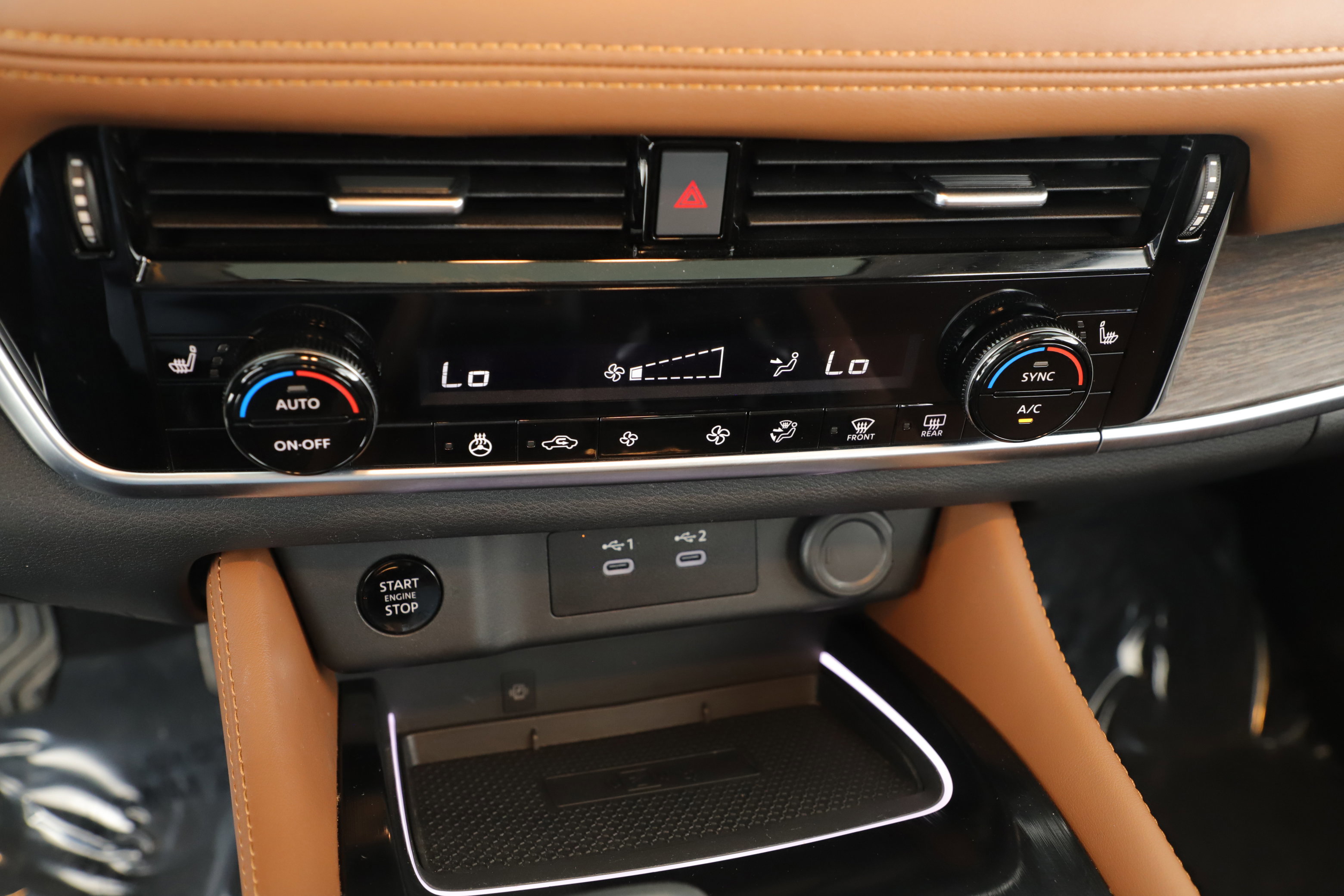 Used 2024 Nissan Rogue Platinum image 14