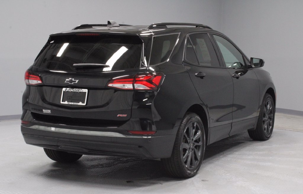 Used 2023 Chevrolet Equinox RS FWD image 12