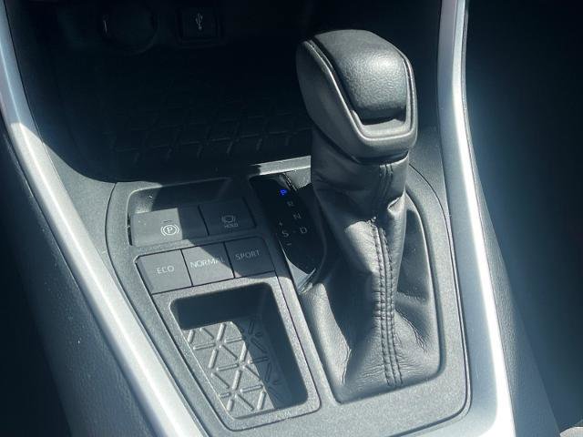 Used 2020 Toyota RAV4 XLE image 13