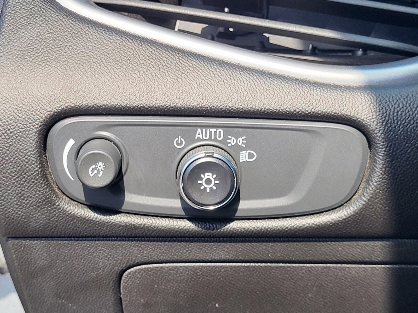 Used 2024 Chevrolet Malibu LT image 21