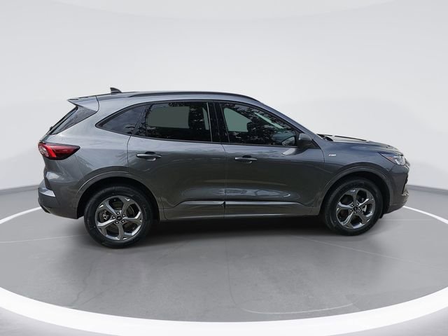 Certified 2023 Ford Escape ST-Line w/ Tech Pack #1 AWD/4WD image 6