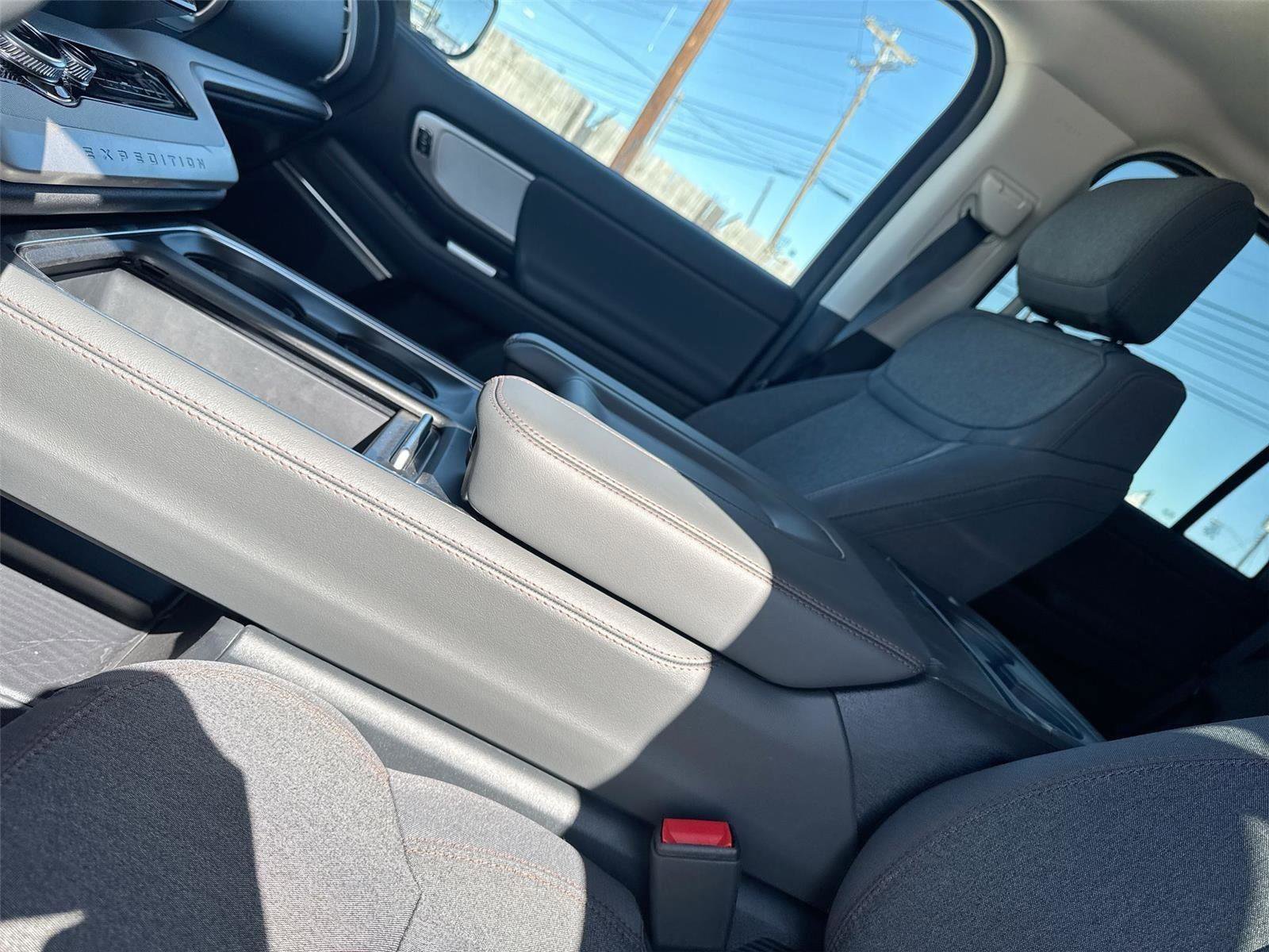 Certified 2025 Ford Expedition Active RWD image 22